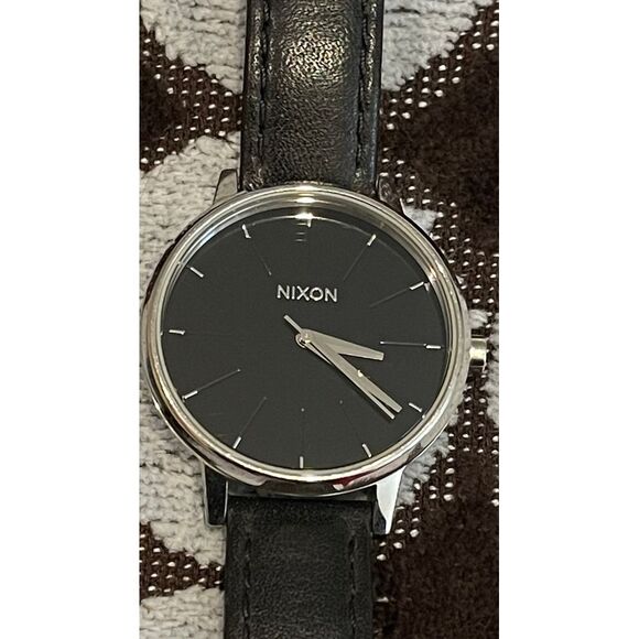 NIXON Kensington‎ Leather Black Patent Watch - Picture 1 of 5